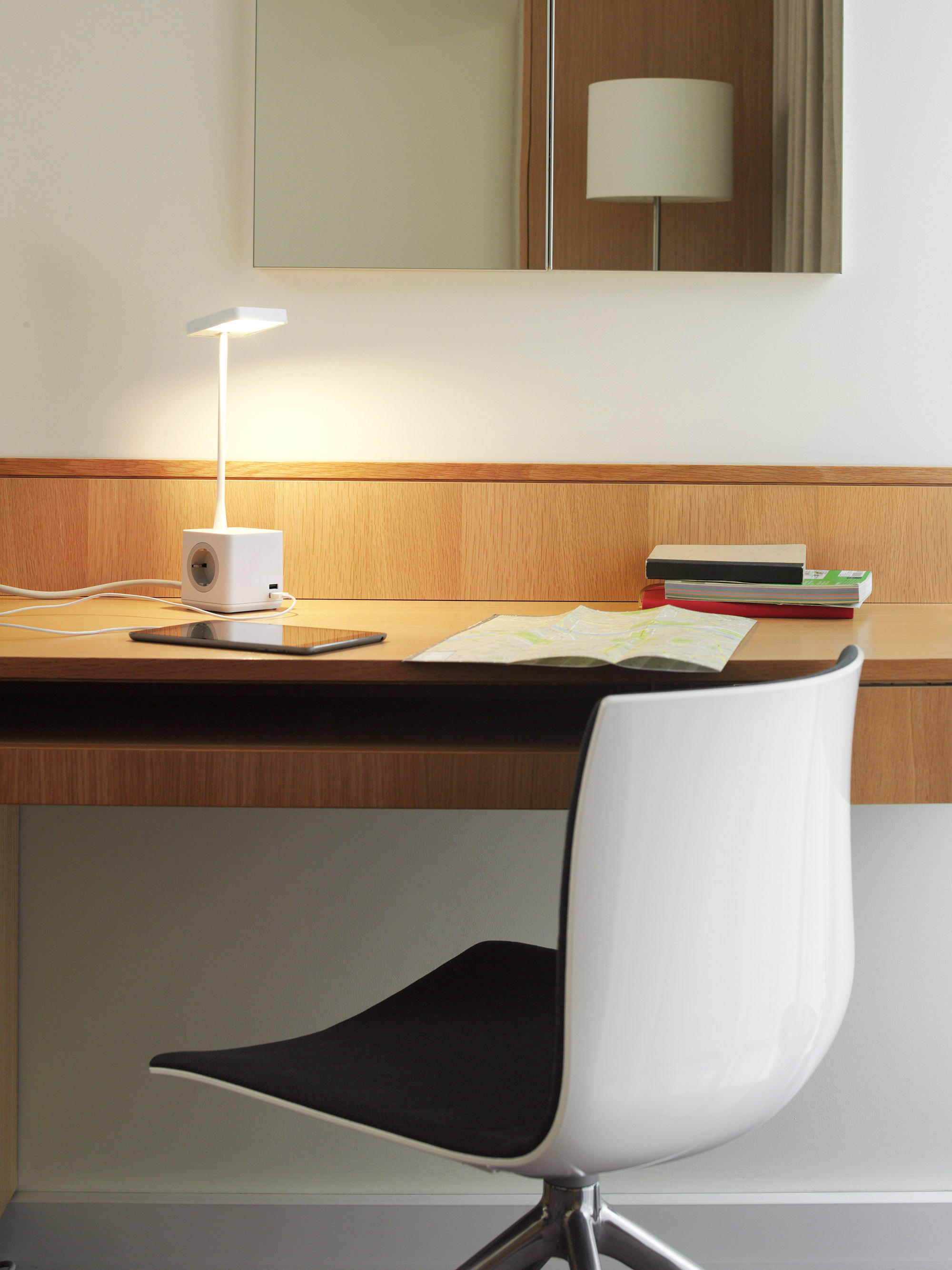 华体会体育官方在线官网 - 灯饰|台灯|办公家具|华体会体育官方在线官网家具|库伯特台灯